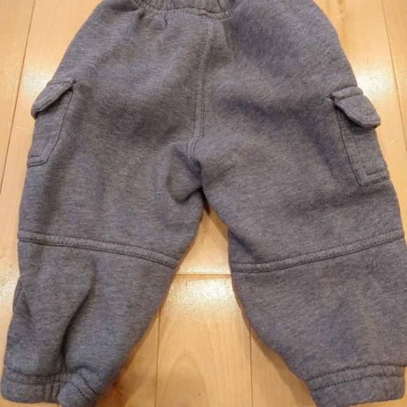 3/20$ 12-18m Gymboree gray joggers with blue drawstring - Picture 4 of 4